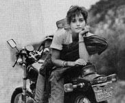  Click for Courtney Cox & motorcycle 