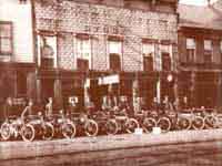  Zoom on Harley-Davidson picture 