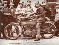  Zoom on Harley-Davidson picture 