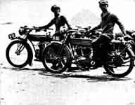  Zoom on Harley-Davidson picture 