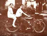  Zoom on Harley-Davidson picture 