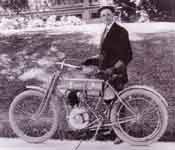  Zoom on Harley-Davidson picture 