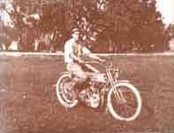  Zoom on Harley-Davidson picture 