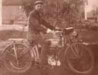  Zoom on Harley-Davidson picture 
