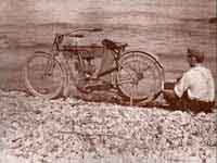  Zoom on Harley-Davidson picture 